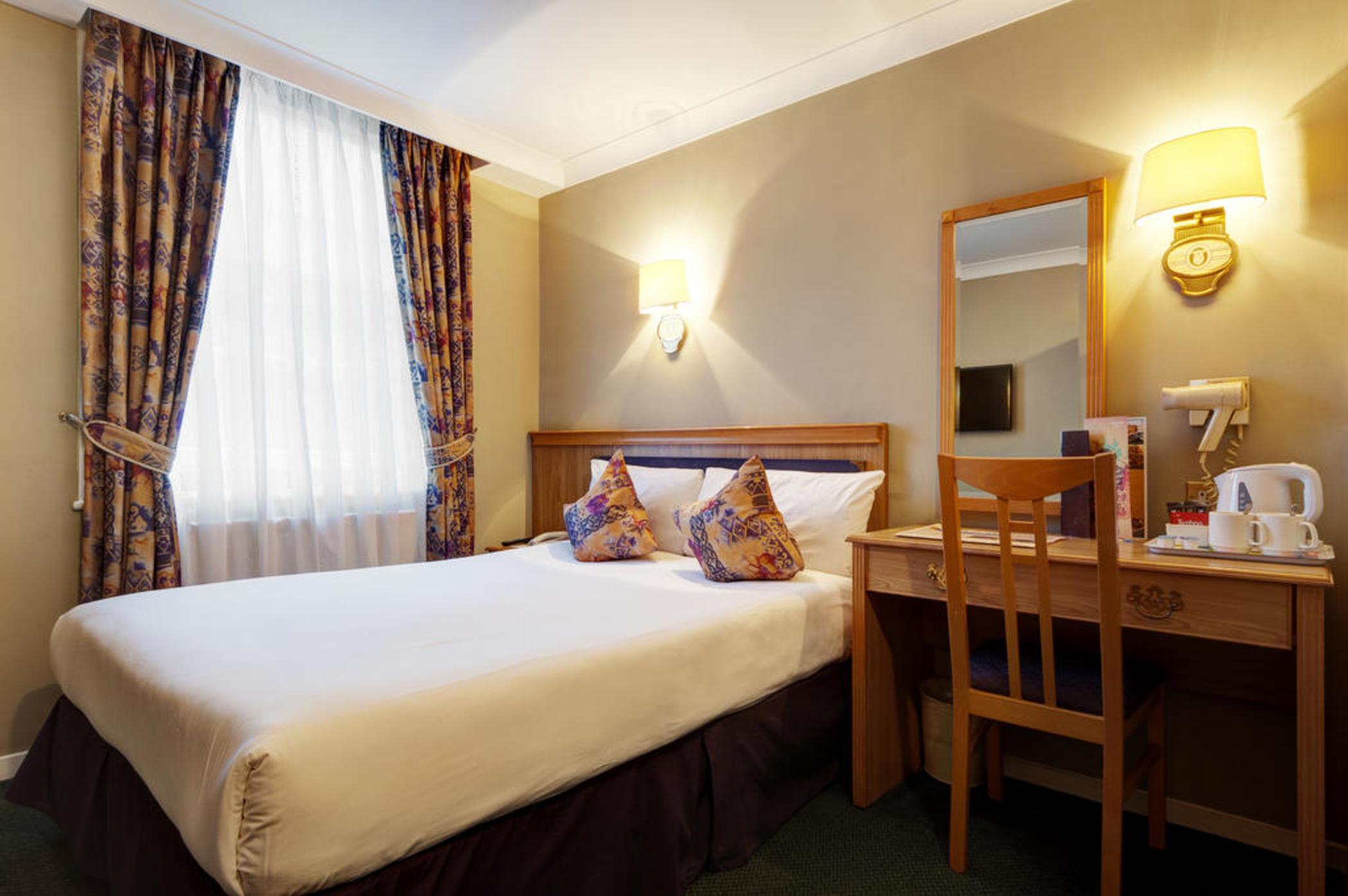 Berjaya Eden Park London Hotel Экстерьер фото