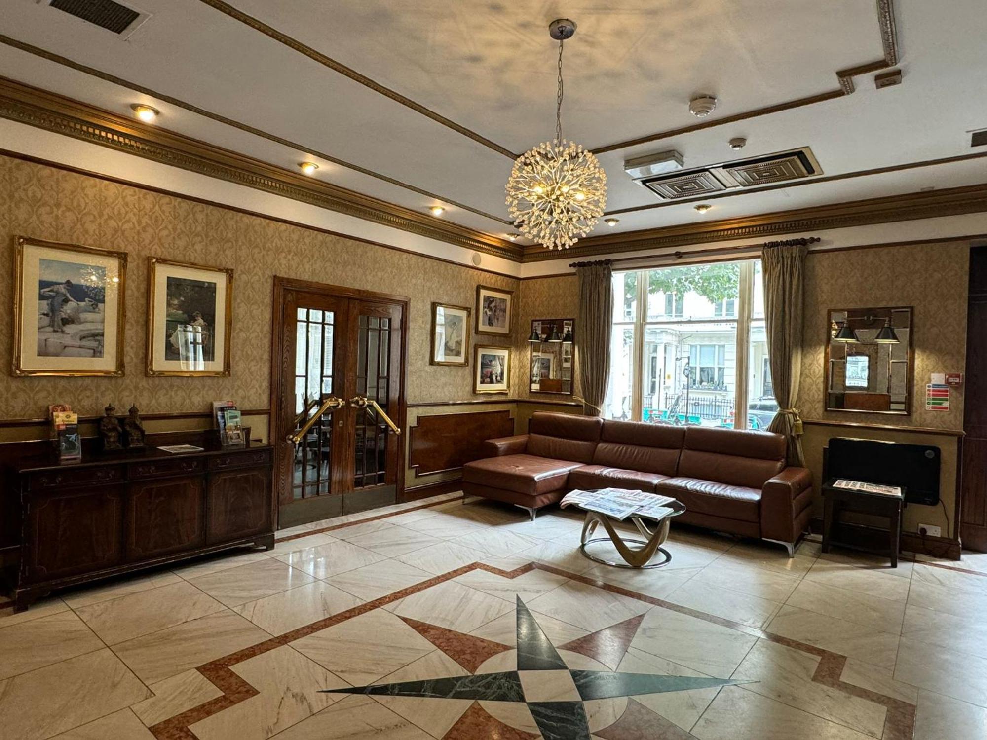 Berjaya Eden Park London Hotel Экстерьер фото