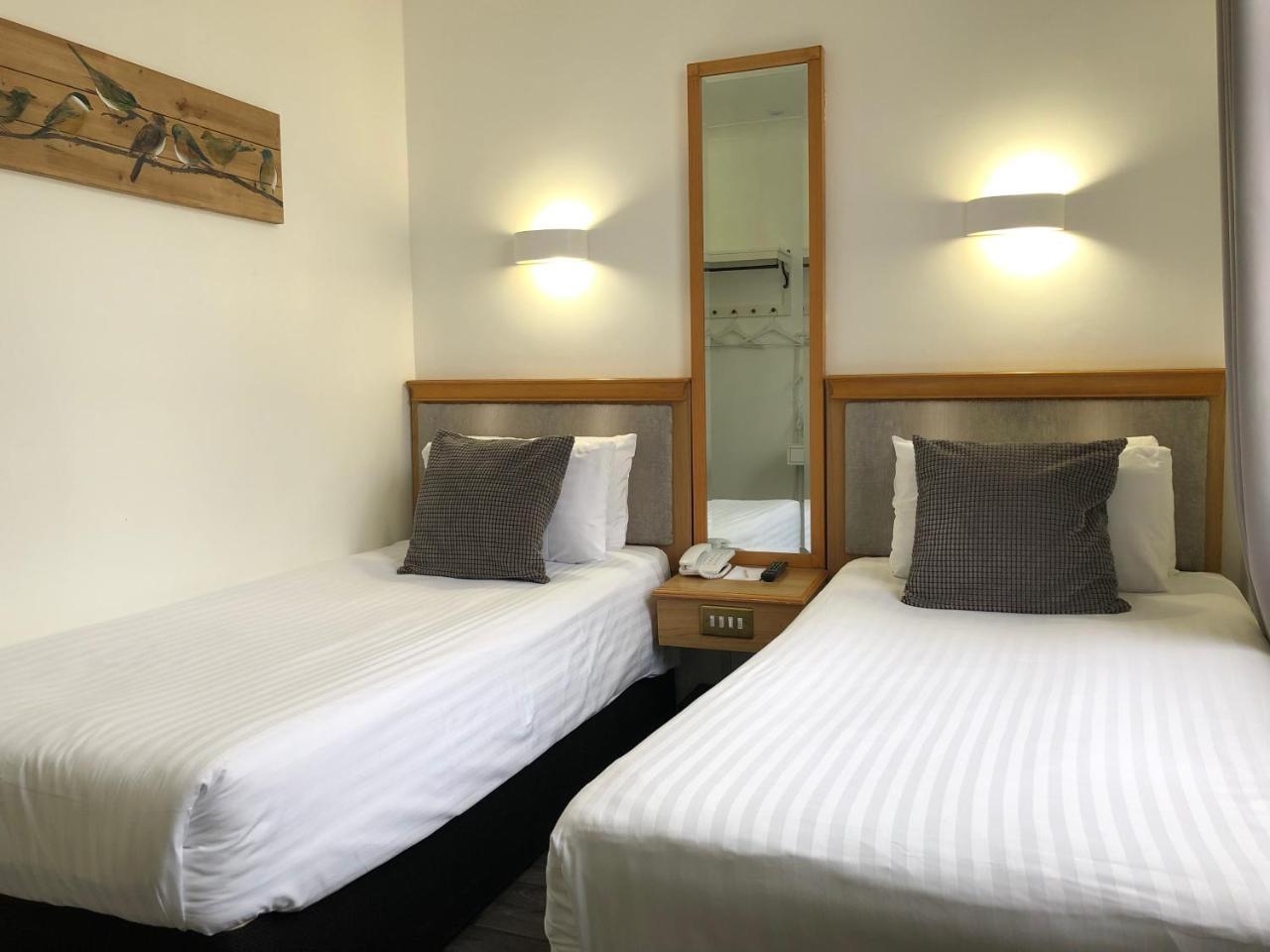 Berjaya Eden Park London Hotel Экстерьер фото